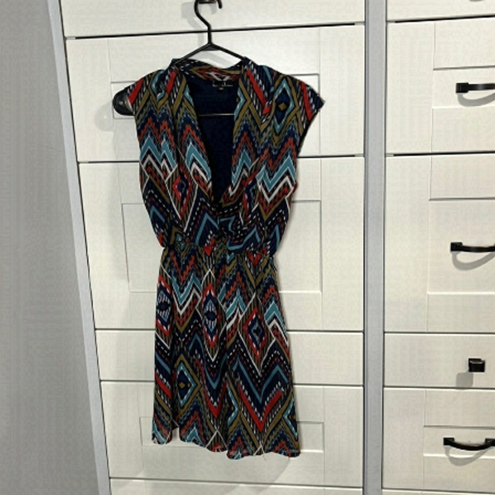 J for justify patterned BoHo chic dress layered patterned cap sleeve size small